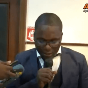 Hélder Simbad galardoado com o Prémio Literário António Jacinto