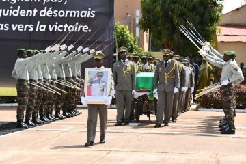Mali : Bamako presta última homenagem ao general Sadio Camara em cerimónia oficial de Estado